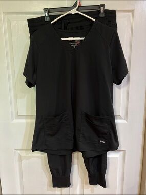Grey's Anatomy Black Women's Scrub Set
